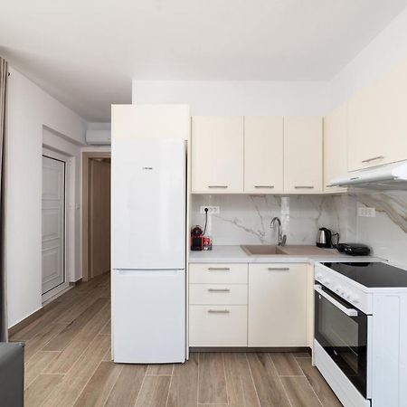 E.Berdufi Apartament Sea View 伊罗达 外观 照片