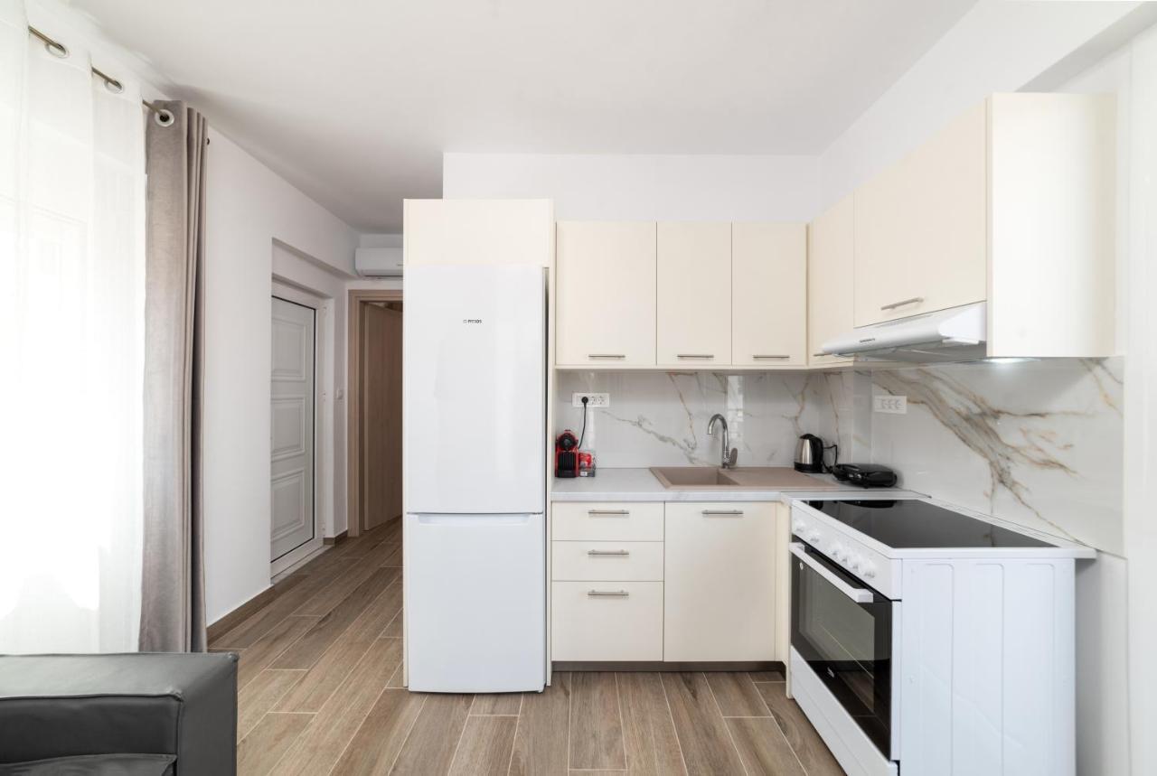 E.Berdufi Apartament Sea View 伊罗达 外观 照片