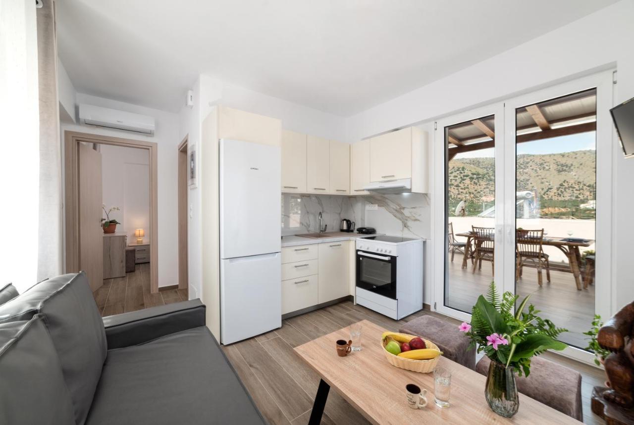 E.Berdufi Apartament Sea View 伊罗达 外观 照片