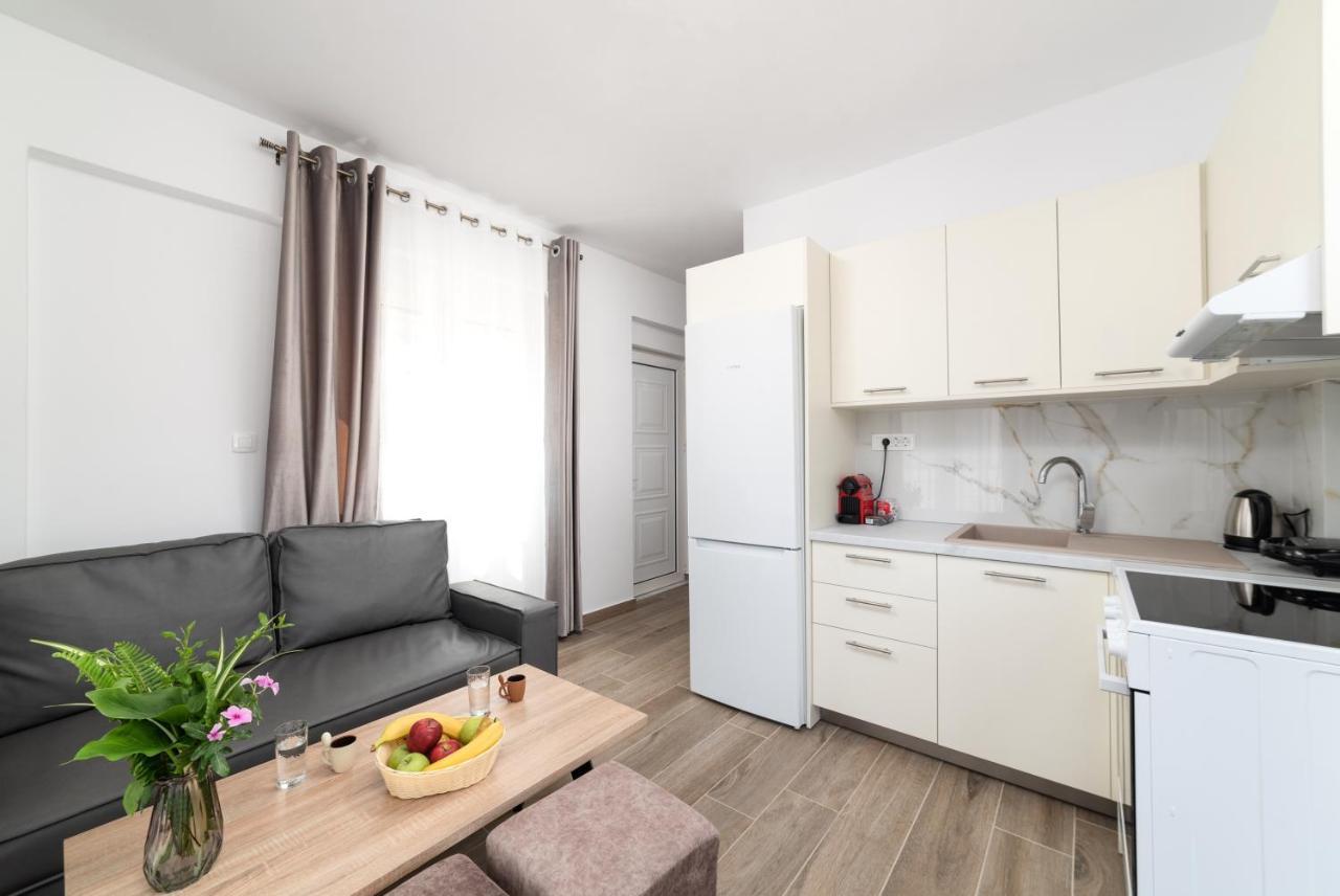 E.Berdufi Apartament Sea View 伊罗达 外观 照片